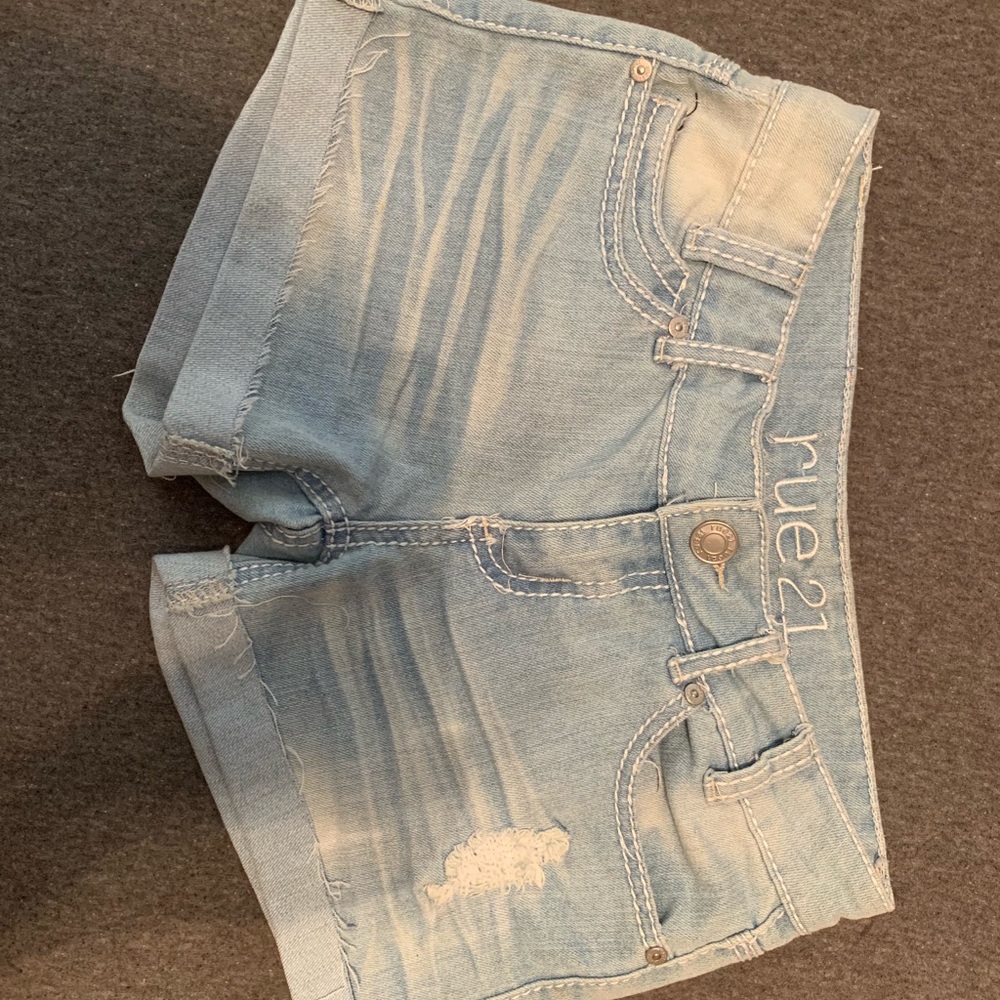 Light wash Rue21 denim shorts